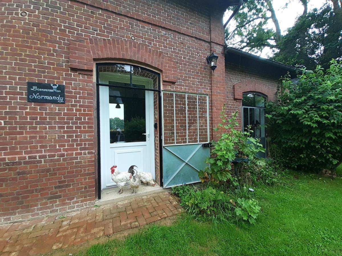 Les Gites Du Chateau De Maltot Saint-Ouen-du-Breuil 外观 照片